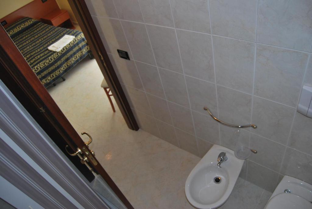 Hotel Il Chierichetto سان جيوفاني روتوندو الغرفة الصورة